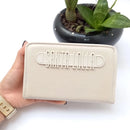 Carteira Feminina em couro premium com porta cartões cédulas documentos e porta moedas com ziper.