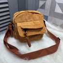 Bolsa Feminina Mensageira em Veludo Cotelê